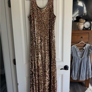 Elegant Sequin Maxi Dress - Gold